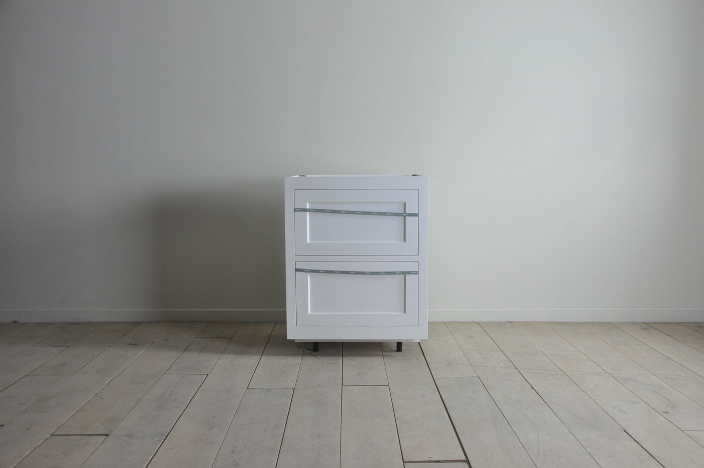 Neptune Henley 690 pan drawers base cabinet