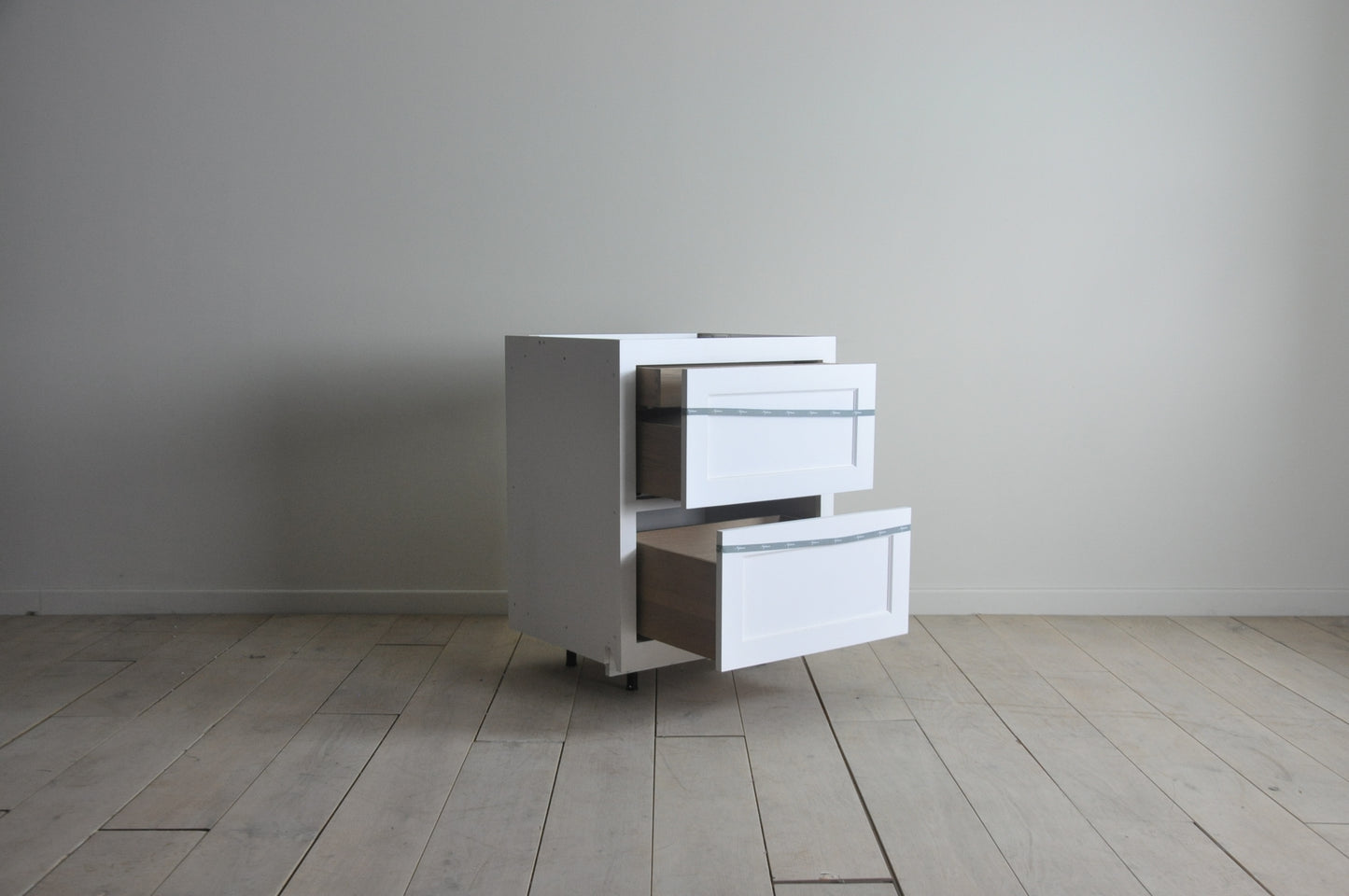 Neptune Henley 690 pan drawers base cabinet