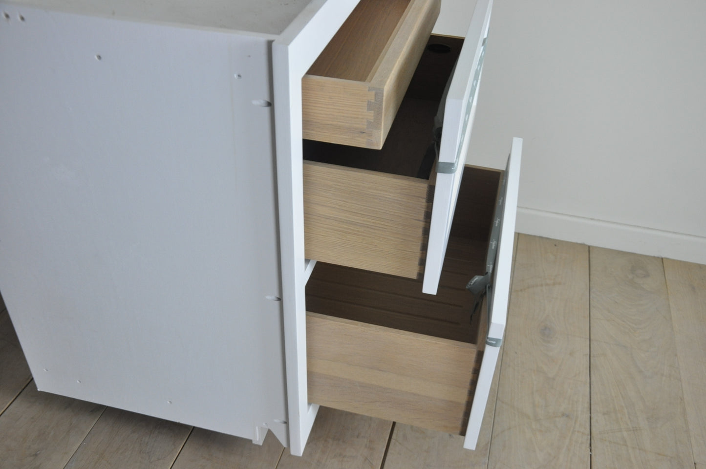 Neptune Henley 690 pan drawers base cabinet