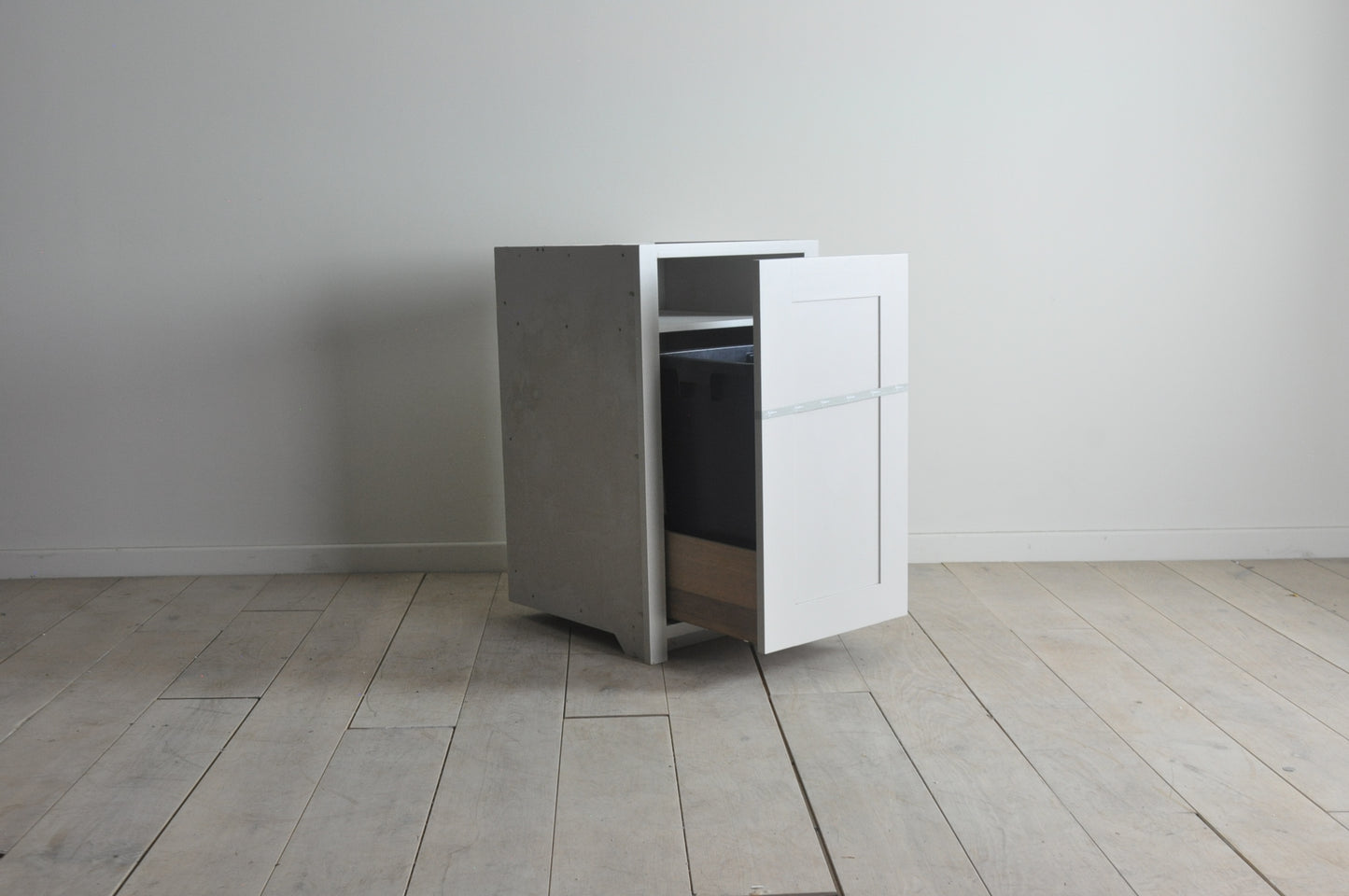 Neptune Suffolk 520 bin base cabinet
