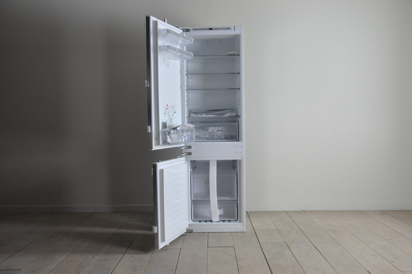 Neff Ki7862F30G full height 60/40 split fridge freezer left-opening