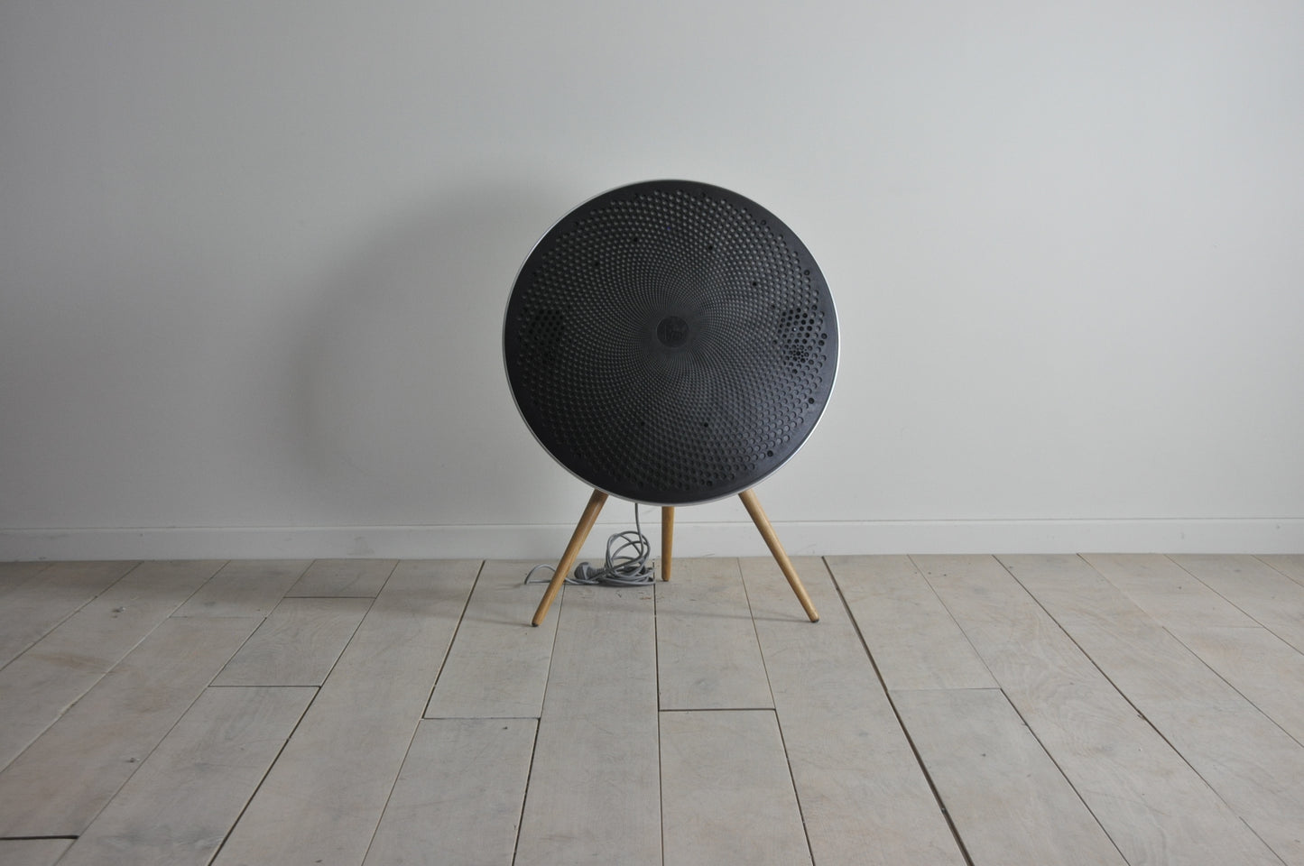 Bang & Olufsen A9 speaker