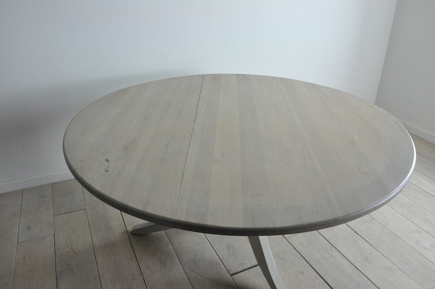 Neptune Chichester 150 6-8 seater oak top dining table