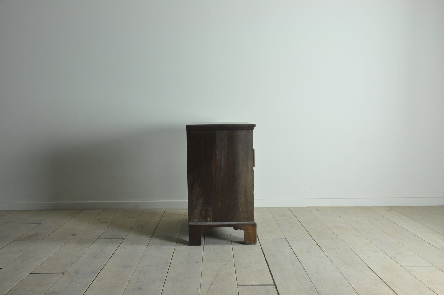 C18th mahogany chest of drawers