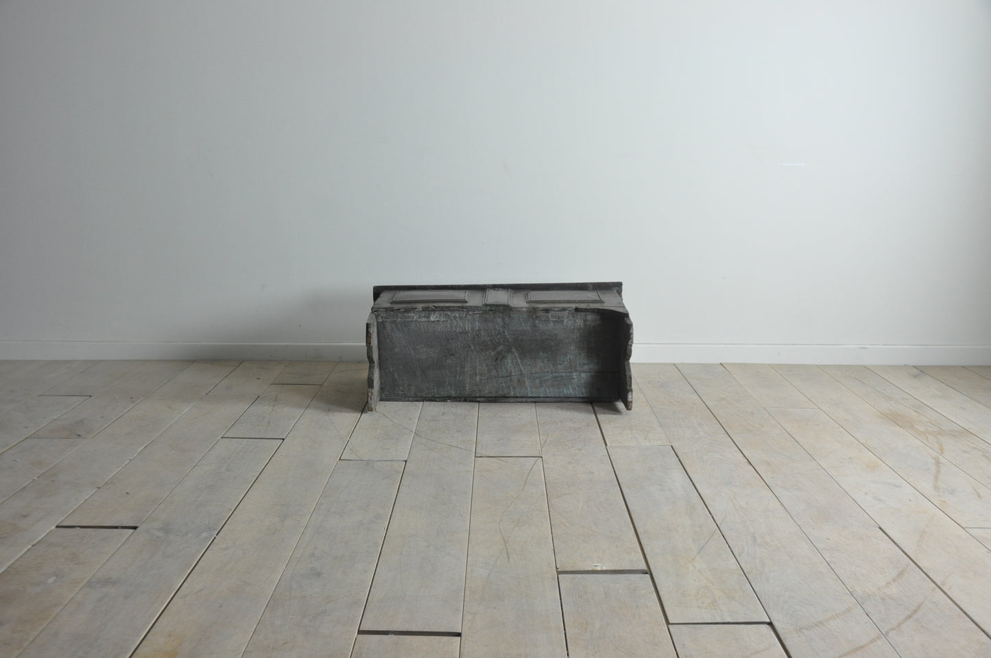 C17th dry oak 6-plank coffer of lovely light colour