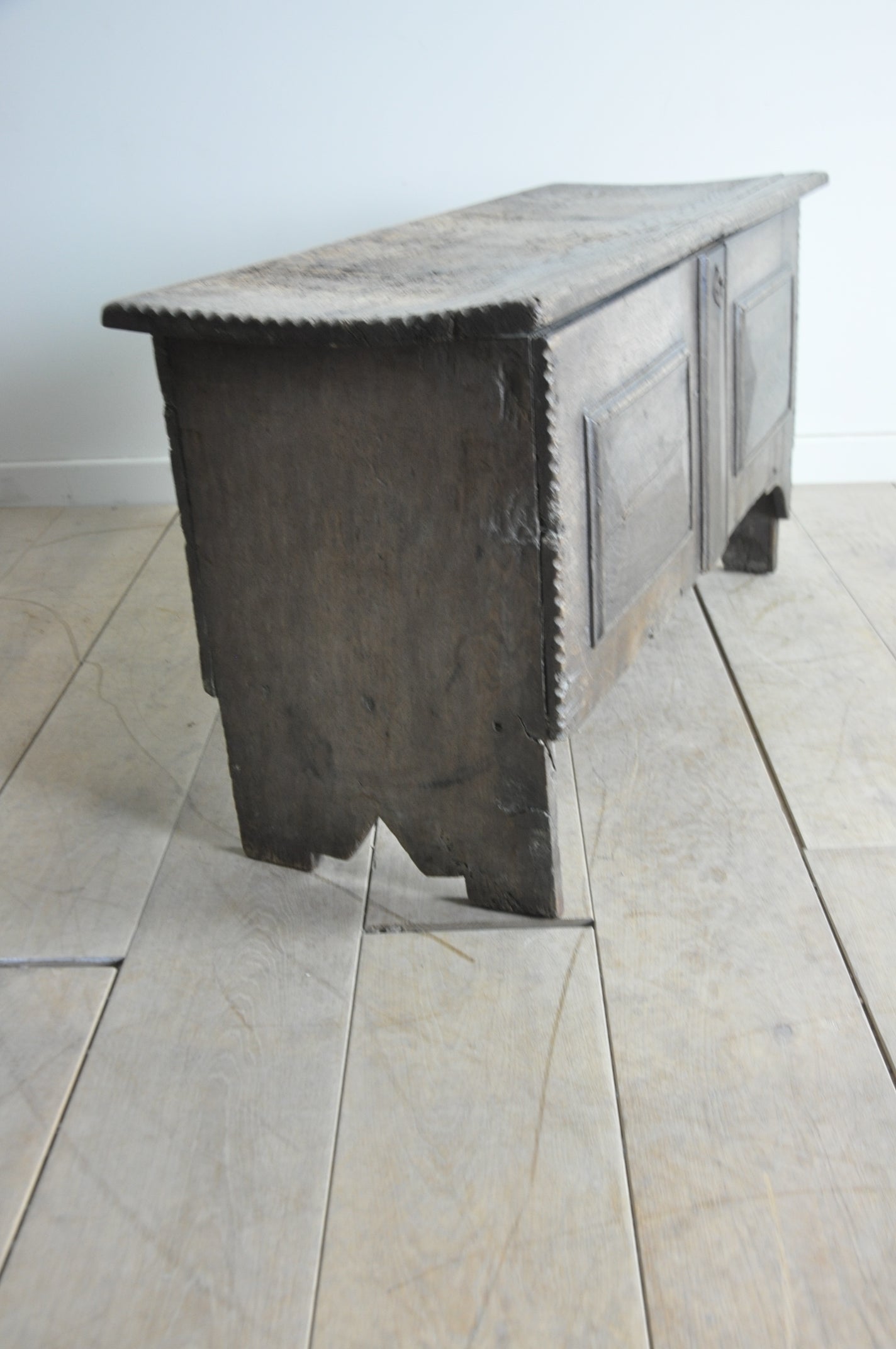 C17th dry oak 6-plank coffer of lovely light colour