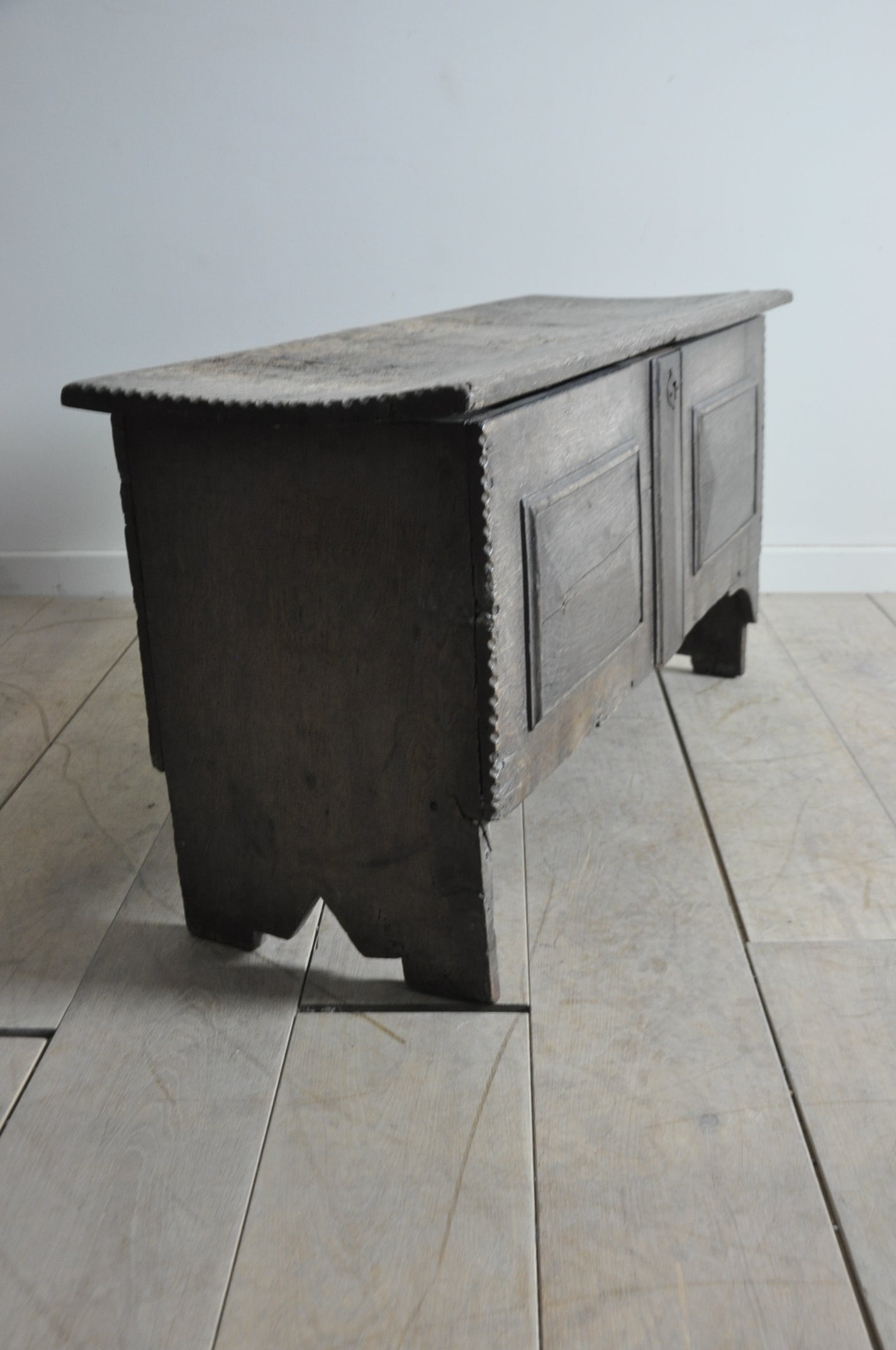 C17th dry oak 6-plank coffer of lovely light colour