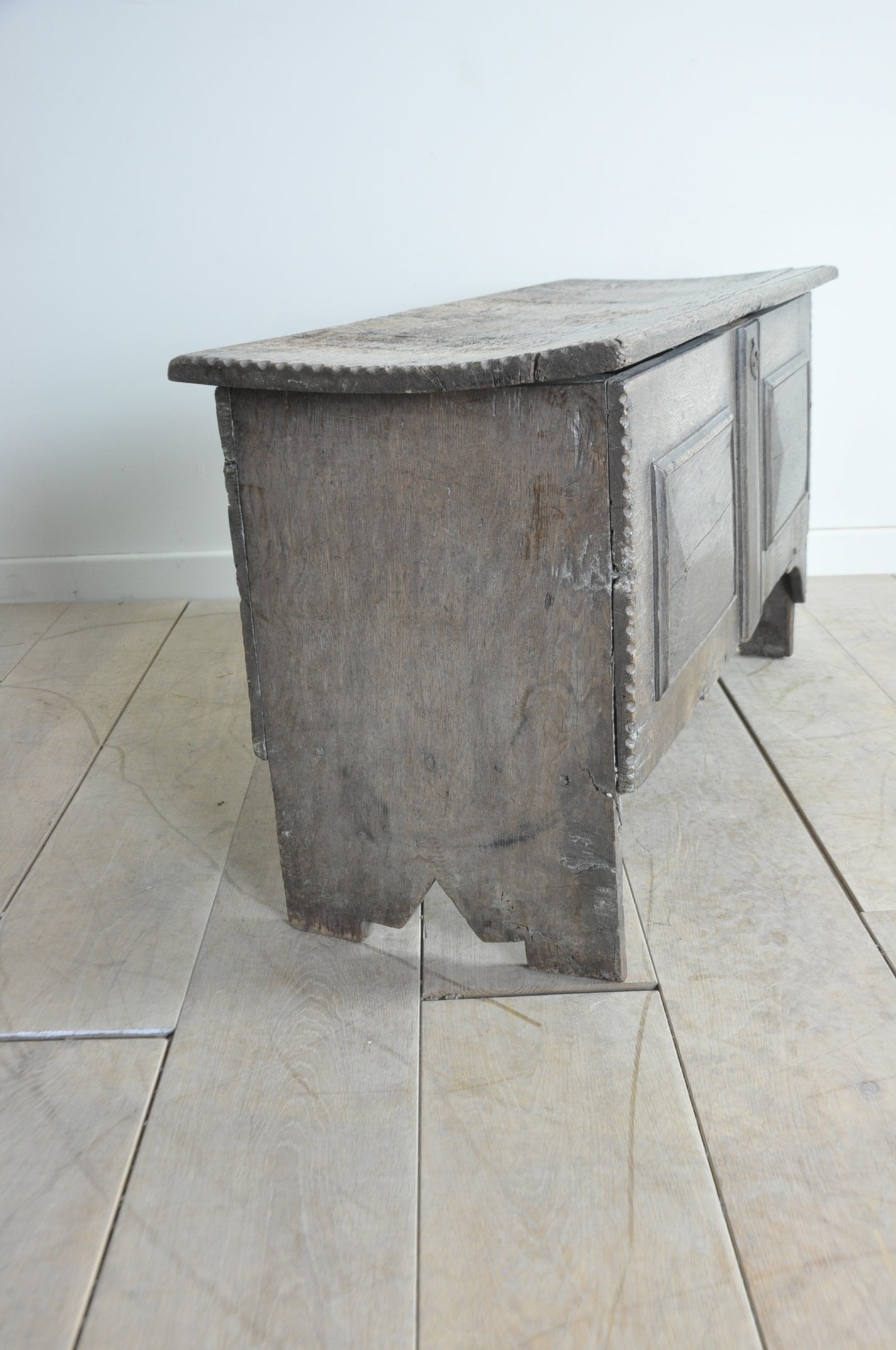 C17th dry oak 6-plank coffer of lovely light colour