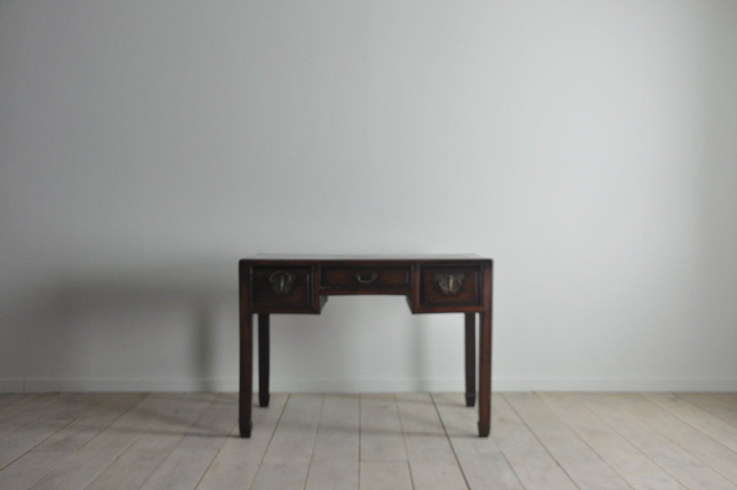 Chinese console table / sideboard with 3 drawers